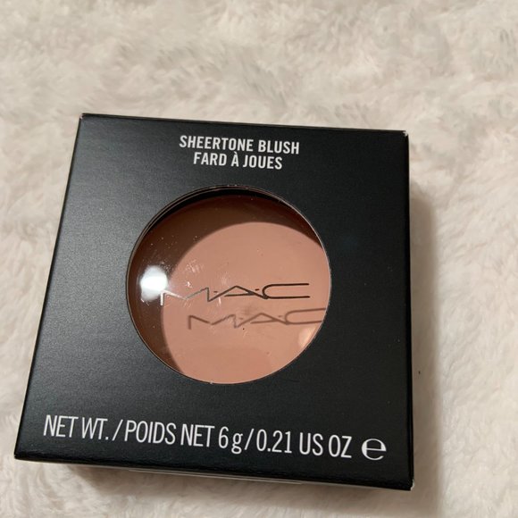 MAC Sheertone Blush in PEACEFUL - Picture 4 of 7